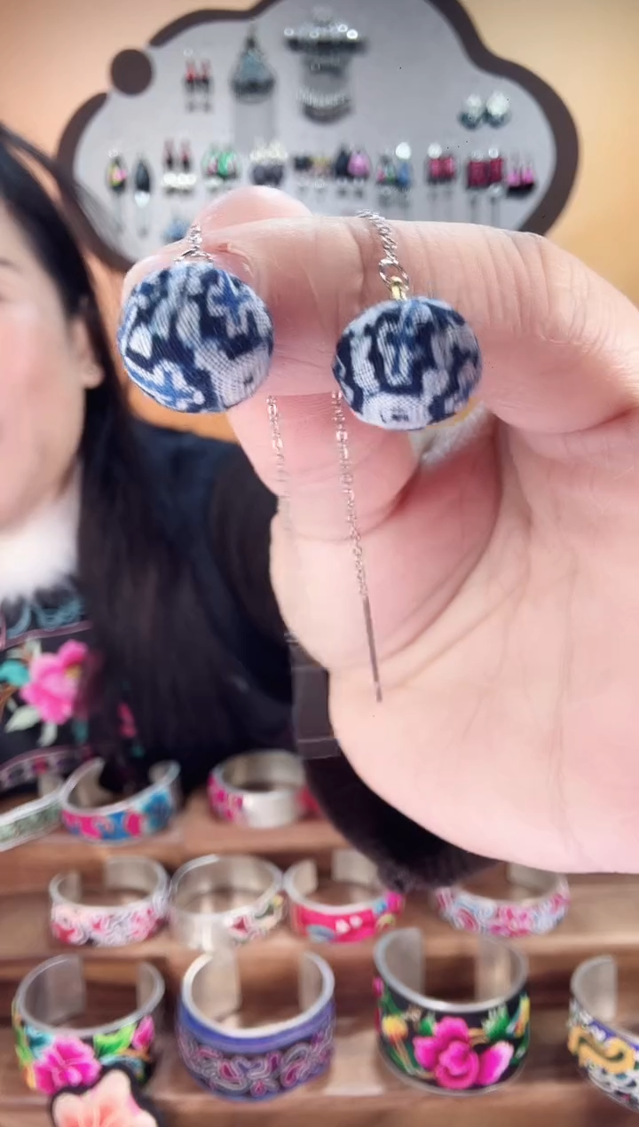 织绣非遗手工苗绣刺绣首饰26