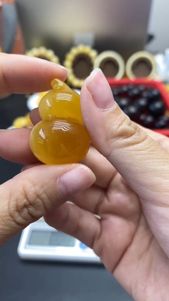 琥珀未镶嵌珠宝奇石2523