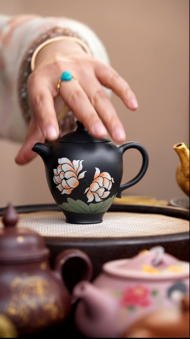 茶壶紫砂云雾天青怀香泥绘双荷
