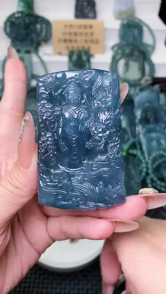 颈饰未镶嵌翡翠 