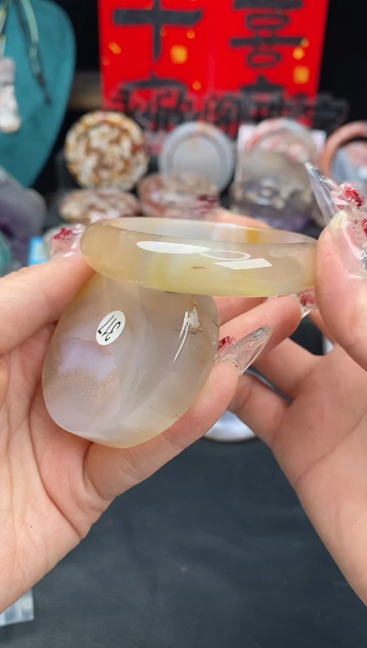 【闪购商品】石英质玉手镯（圆镯）未镶嵌55