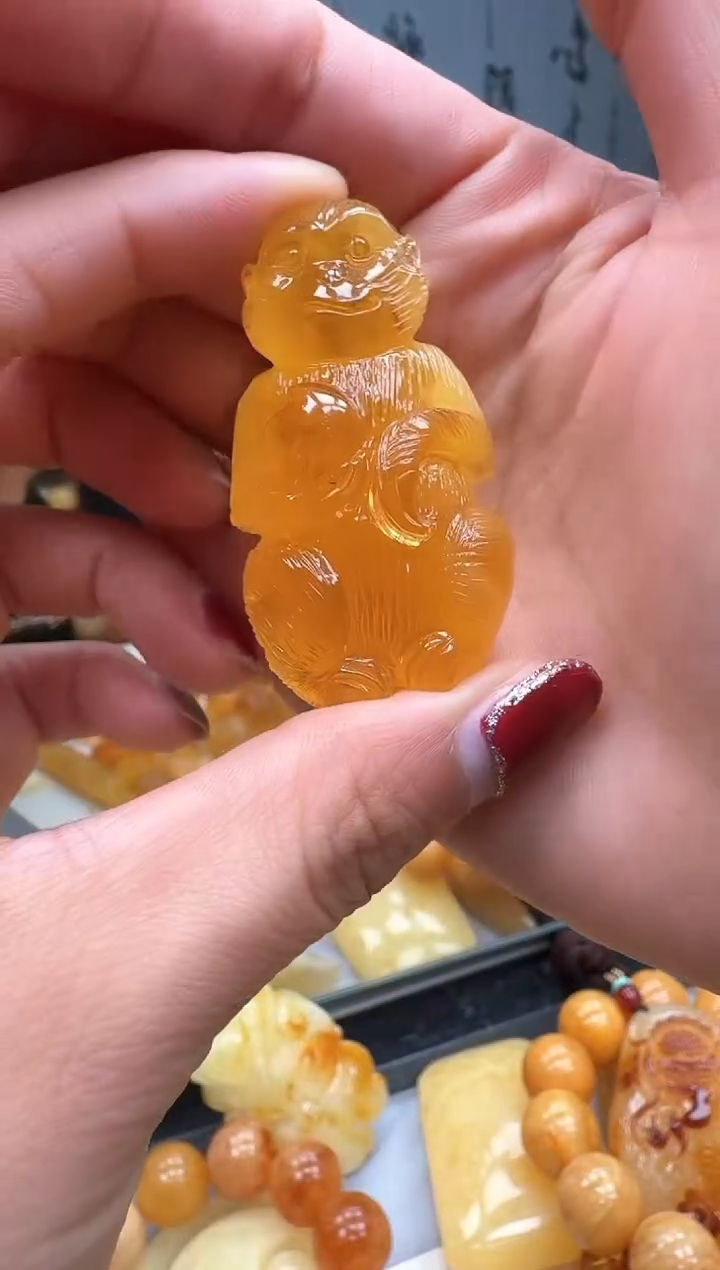 【闪购商品】琥珀裸石未镶嵌摆件