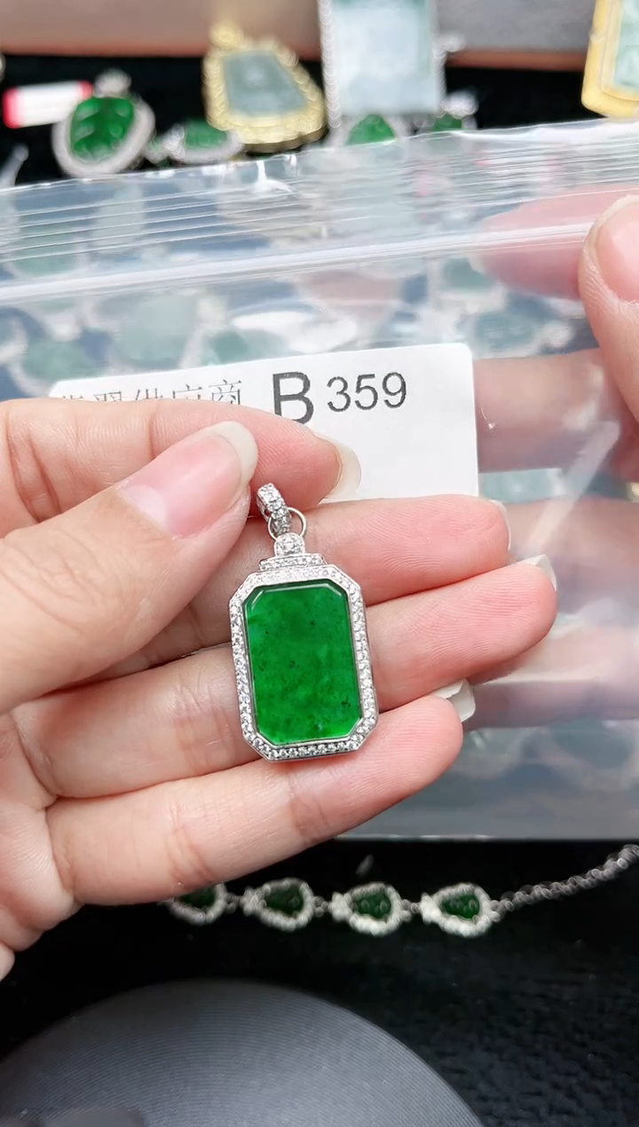 【闪购商品】翡翠颈饰银S925镶嵌359赠皮绳