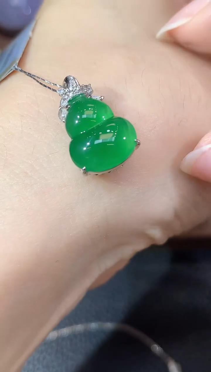 吊坠(不含链)18K金镶嵌翡翠C21 