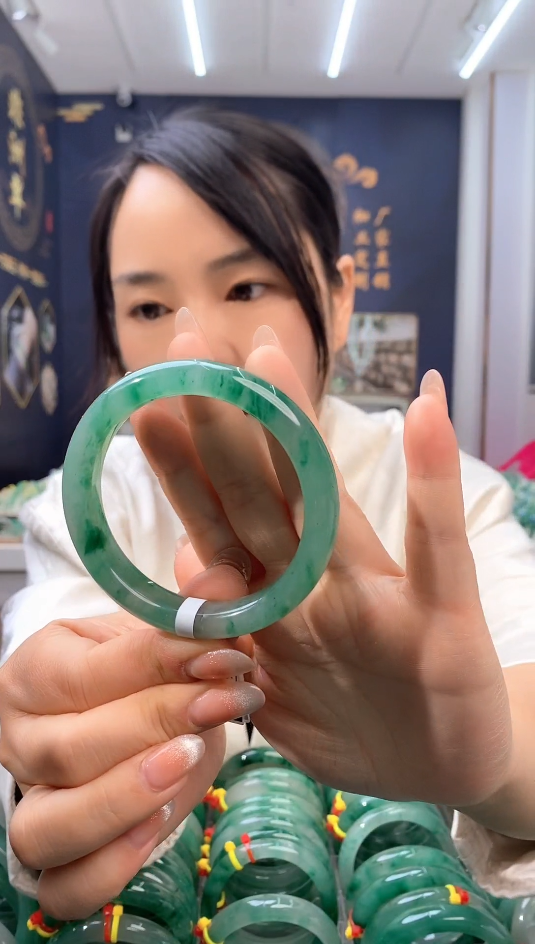 【闪购商品】石英质玉手镯未镶嵌天然非洲翠高冰手镯4