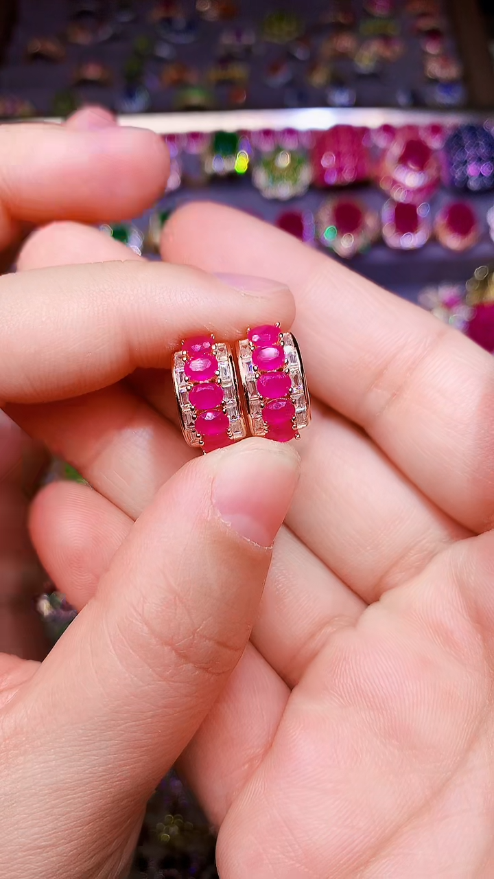 银S925镶嵌耳饰红宝石....