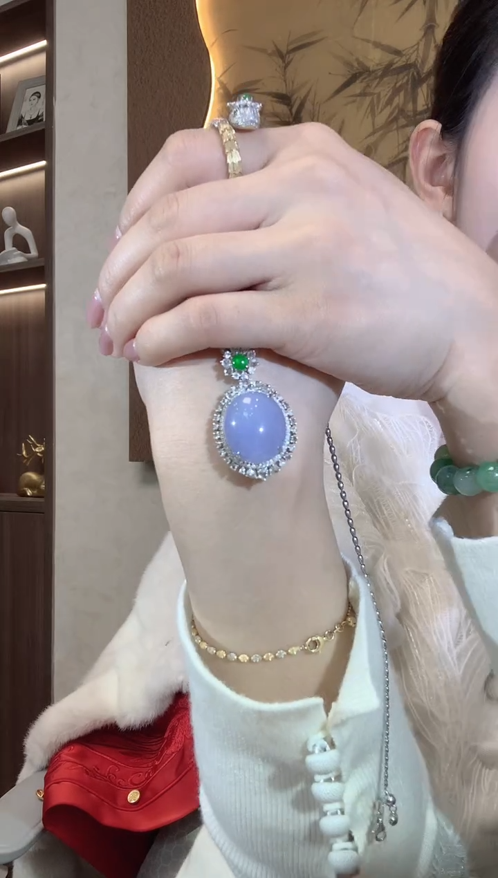 【闪购商品】翡翠吊坠(不含链)18K金镶嵌C70翡翠紫货有一定色差