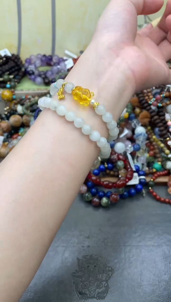 未镶嵌和田玉手饰370微瑕