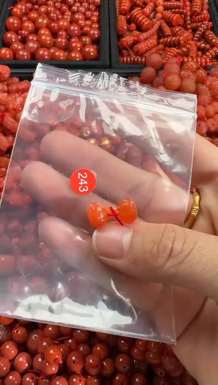 【闪购商品】南红玛瑙颈饰未镶嵌1