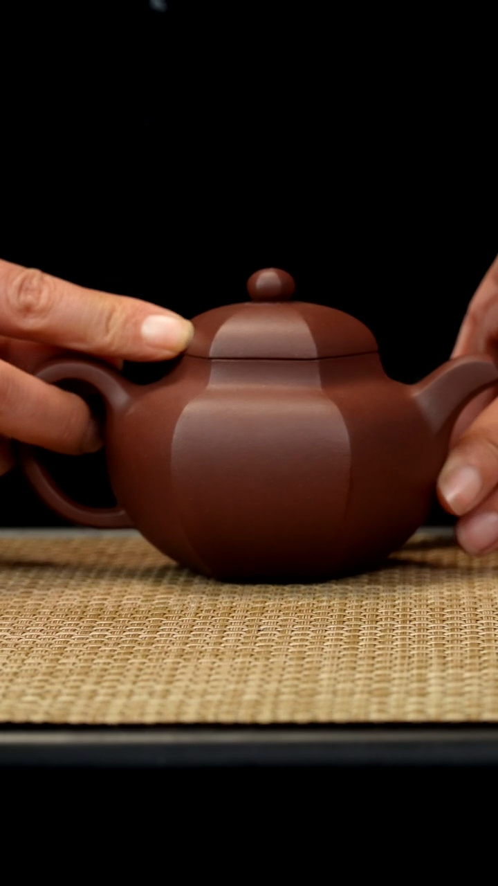 【闪购商品】紫砂茶壶底槽清六方莲子220c