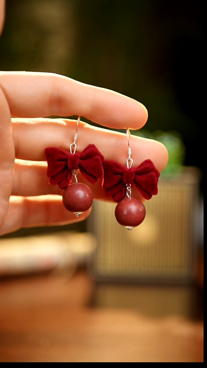 刺绣明***果私人定制苗族手工红色蝴蝶结药珠