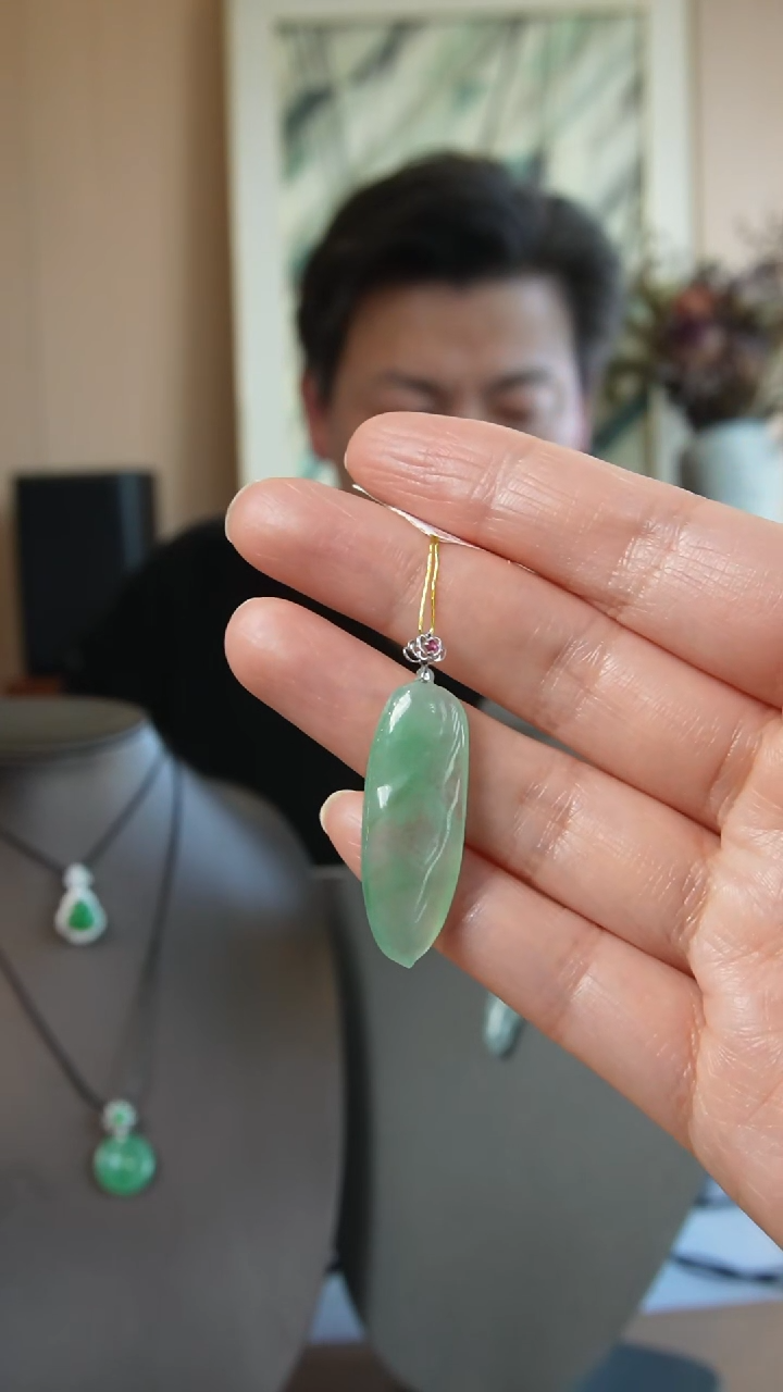 【闪购商品】翡翠颈饰18K金镶嵌天然缅甸翡翠吊坠
