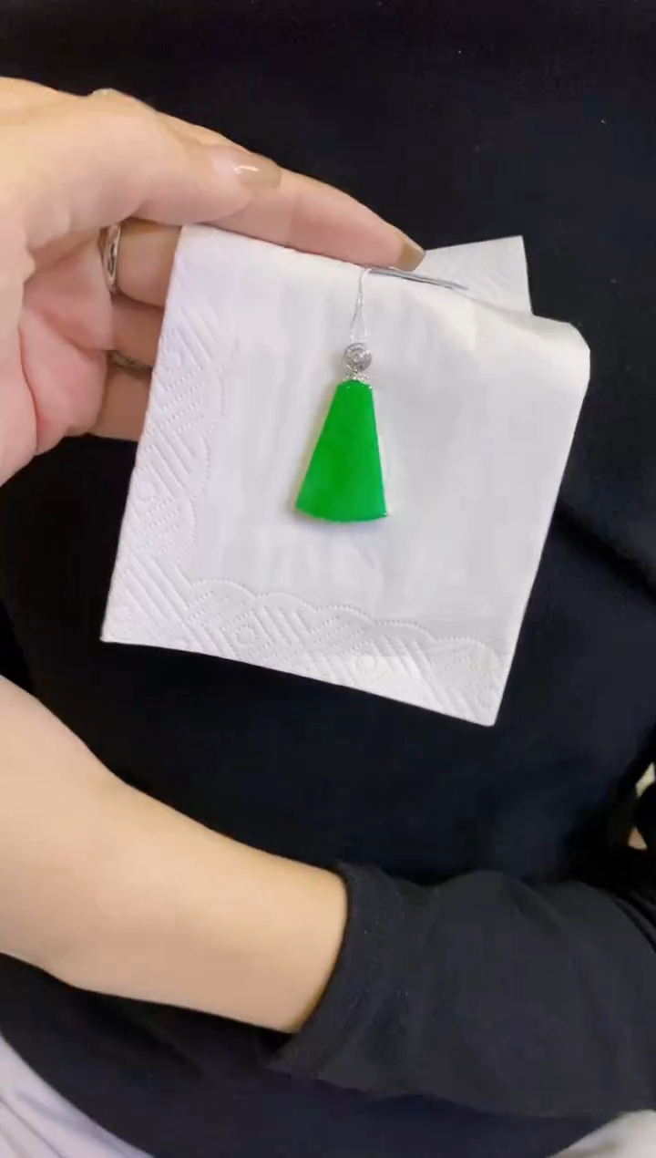 【闪购商品】定制翡翠未镶嵌吊坠