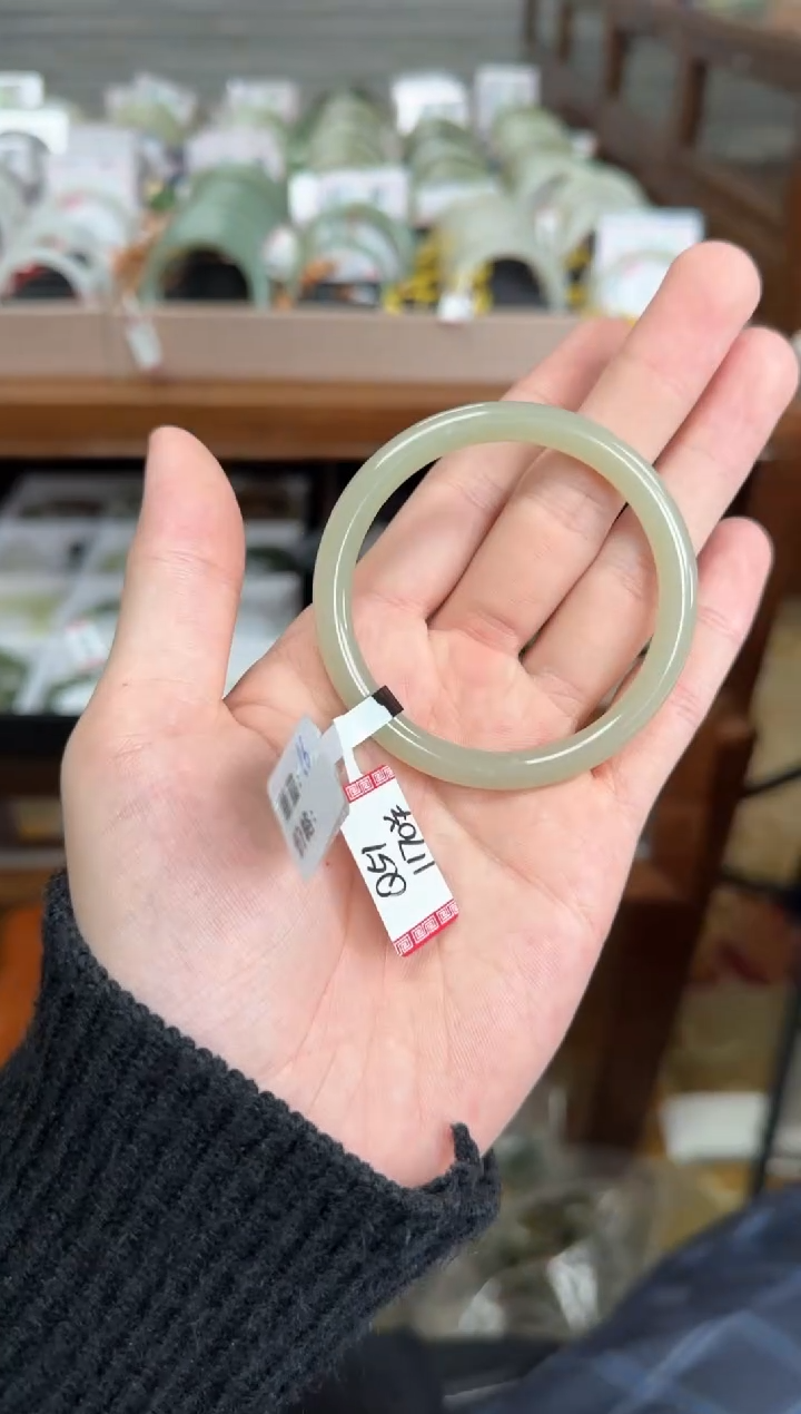 未镶嵌手镯和田玉51