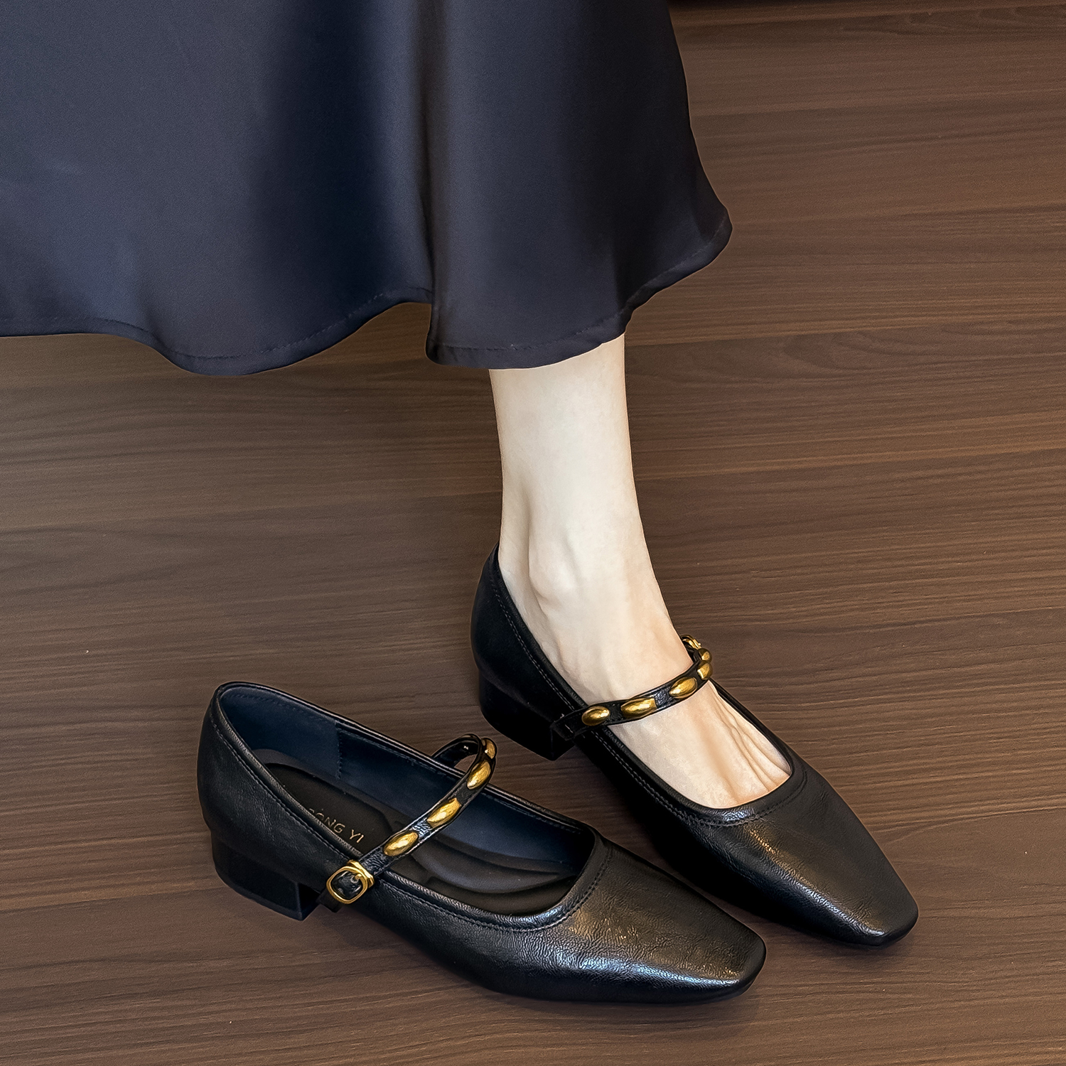 羊皮版~复古一字式扣带方头软底单鞋2025秋季新款粗跟玛丽珍鞋