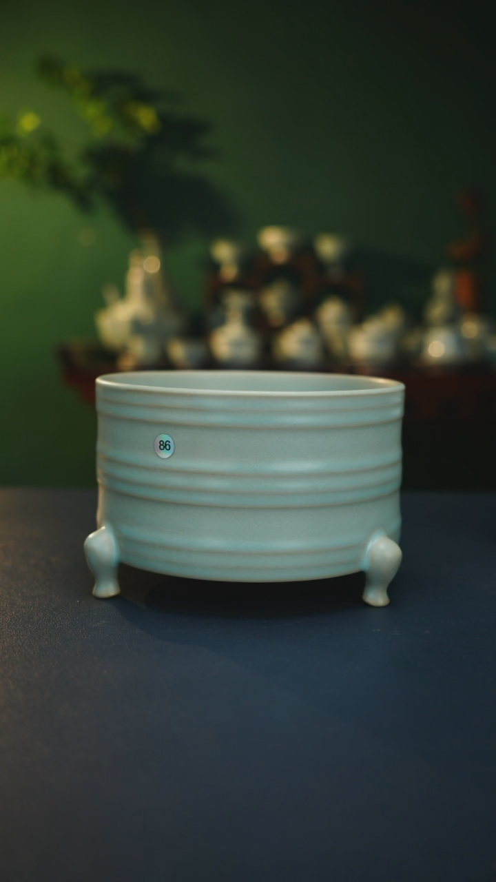 【闪购商品】杯86号三足炫纹尊有暇新年福利