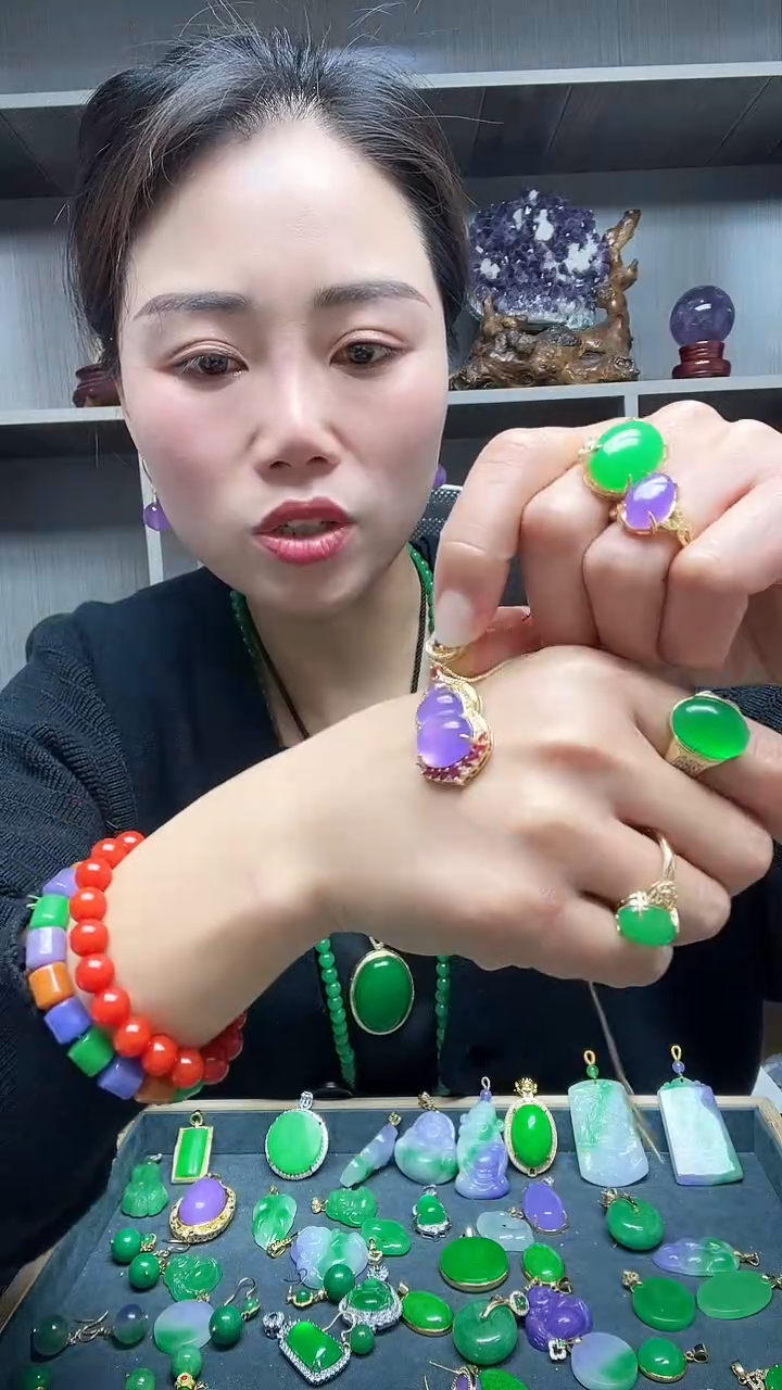 【闪购商品】翡翠吊坠(赠链)14K金镶嵌吊坠