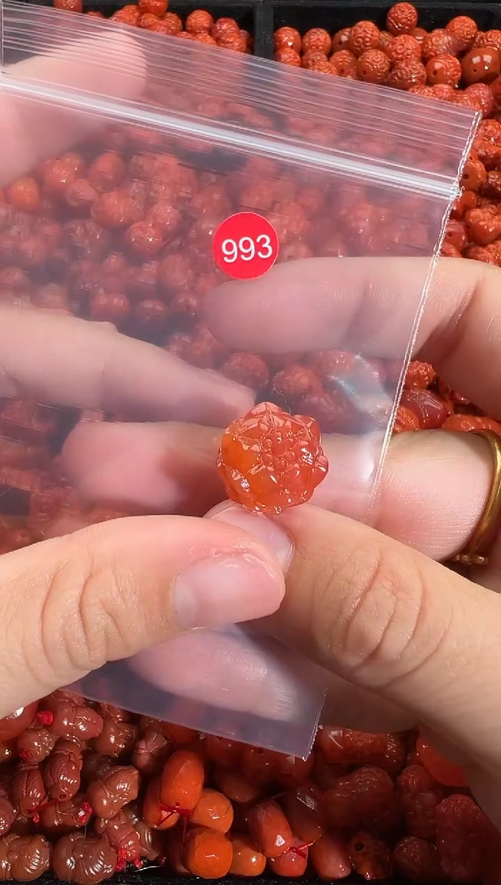 颈饰未镶嵌南红玛瑙1