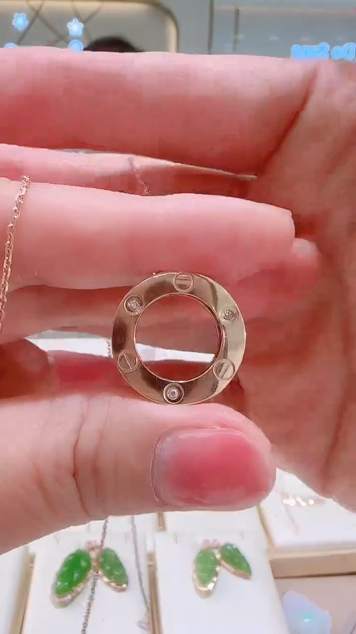 【闪购商品】钻石吊坠(不含链)18K金镶嵌吊坠20mm