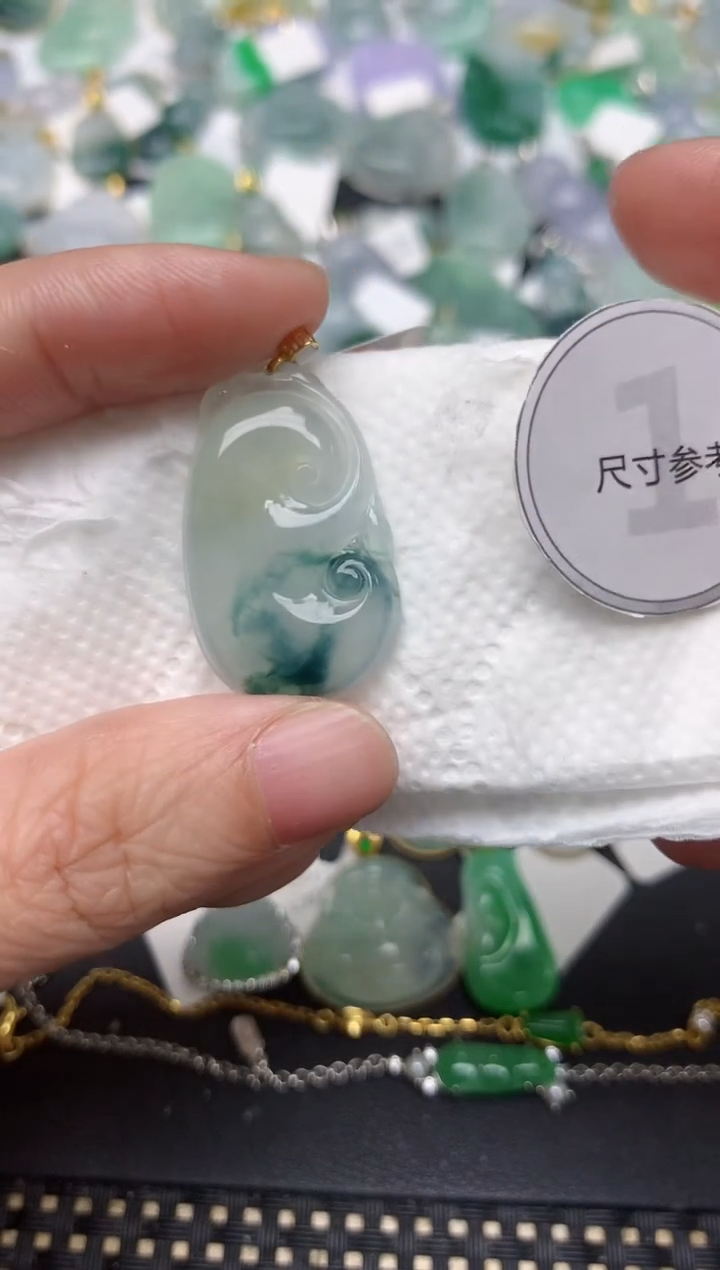 颈饰18K金镶嵌翡翠天然缅甸A货翡翠