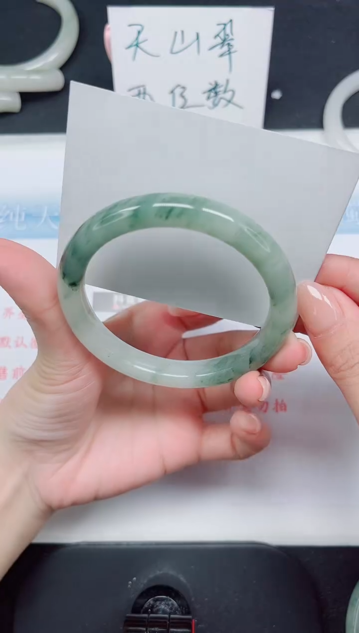 【闪购商品】石英质玉手镯未镶嵌261-60.3