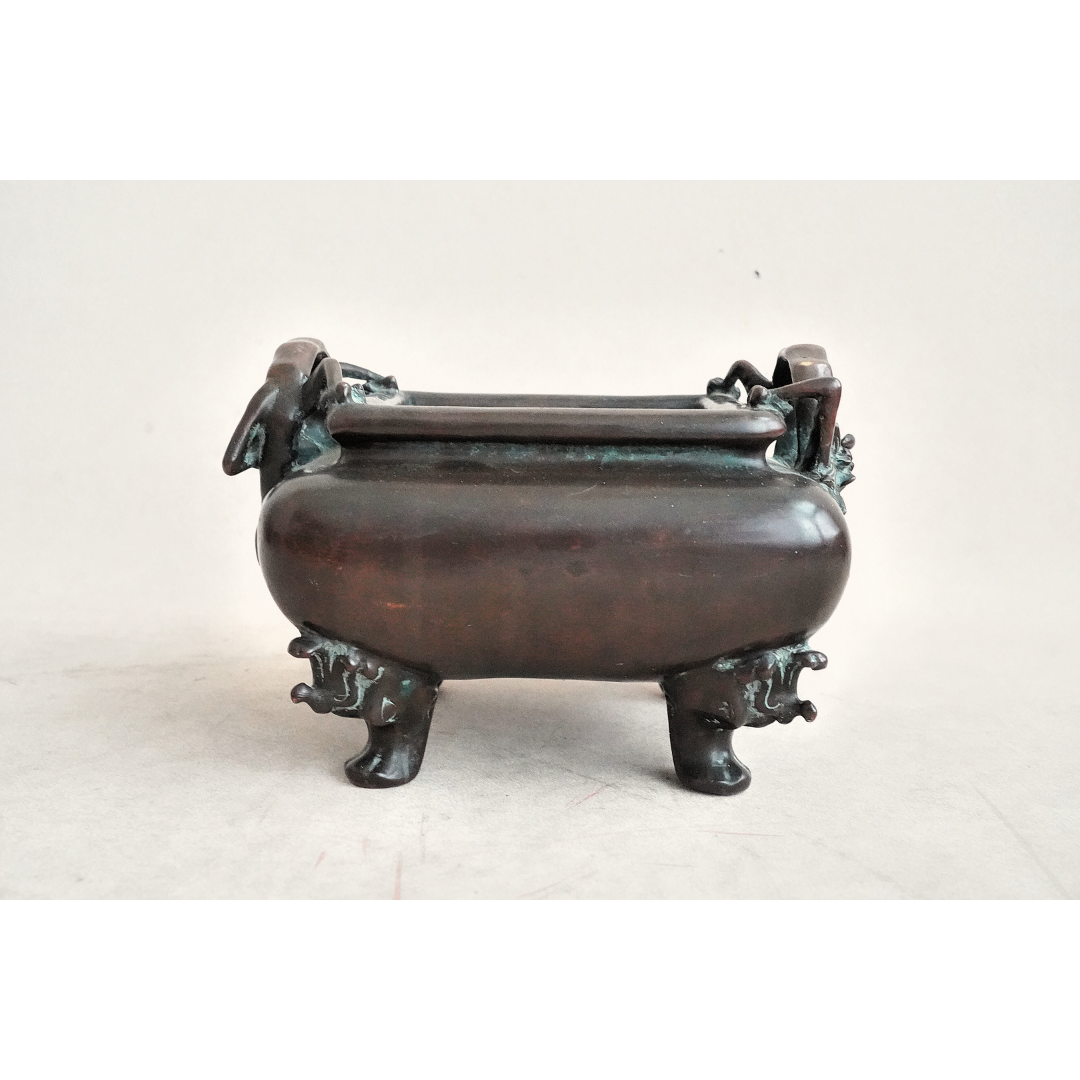 文华开物第199期拍品 5 清代 铜龙纹炉