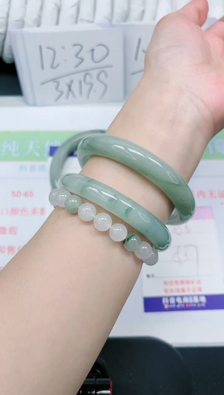 【闪购商品】石英质玉手镯未镶嵌186