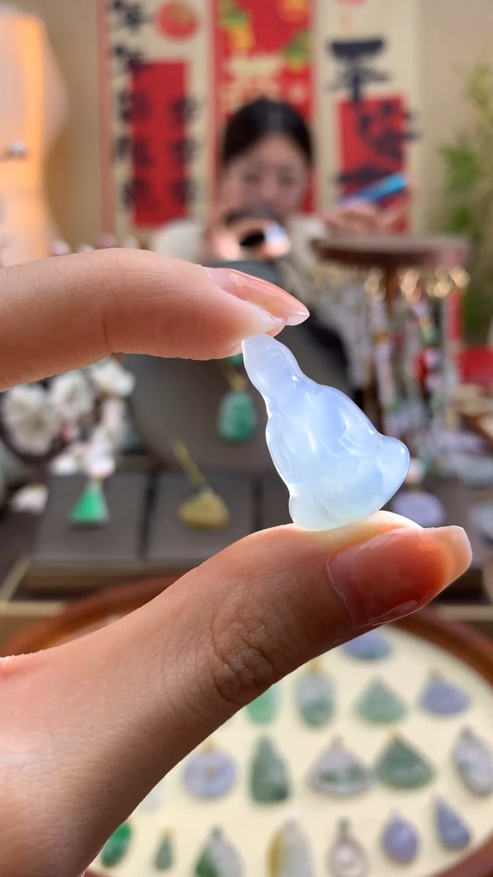 【闪购商品】翡翠颈饰未镶嵌观音