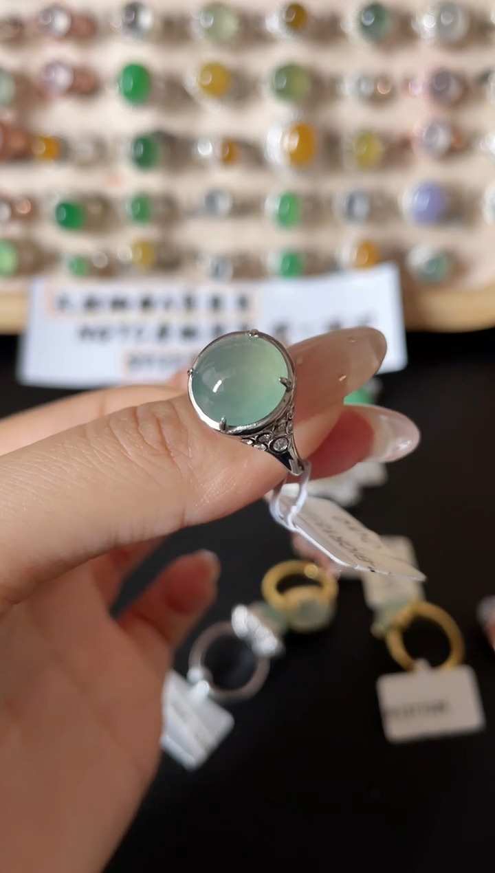 【闪购商品】翡翠戒指银S925镶嵌一物一证一礼盒
