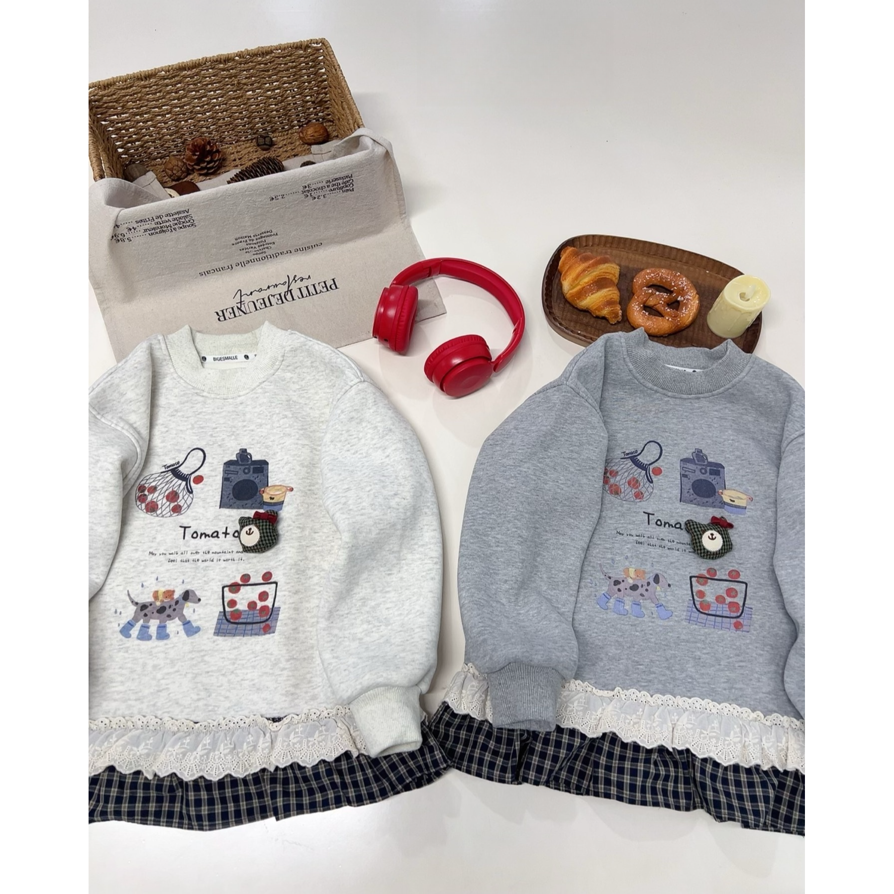 2025冬『番茄小镇』女童洋气加绒趣味印花拼接花边圆领卫衣9971