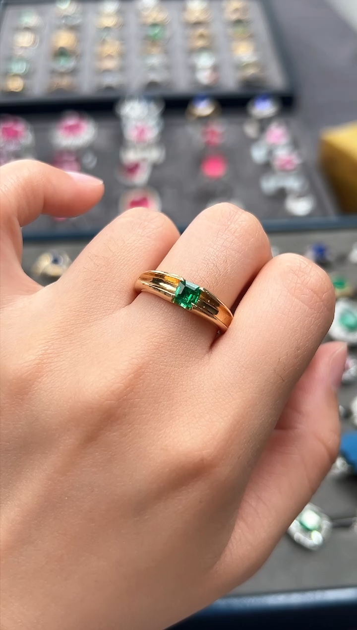 【闪购商品】祖母绿戒指18K金镶嵌0.55ct/潘杰希尔