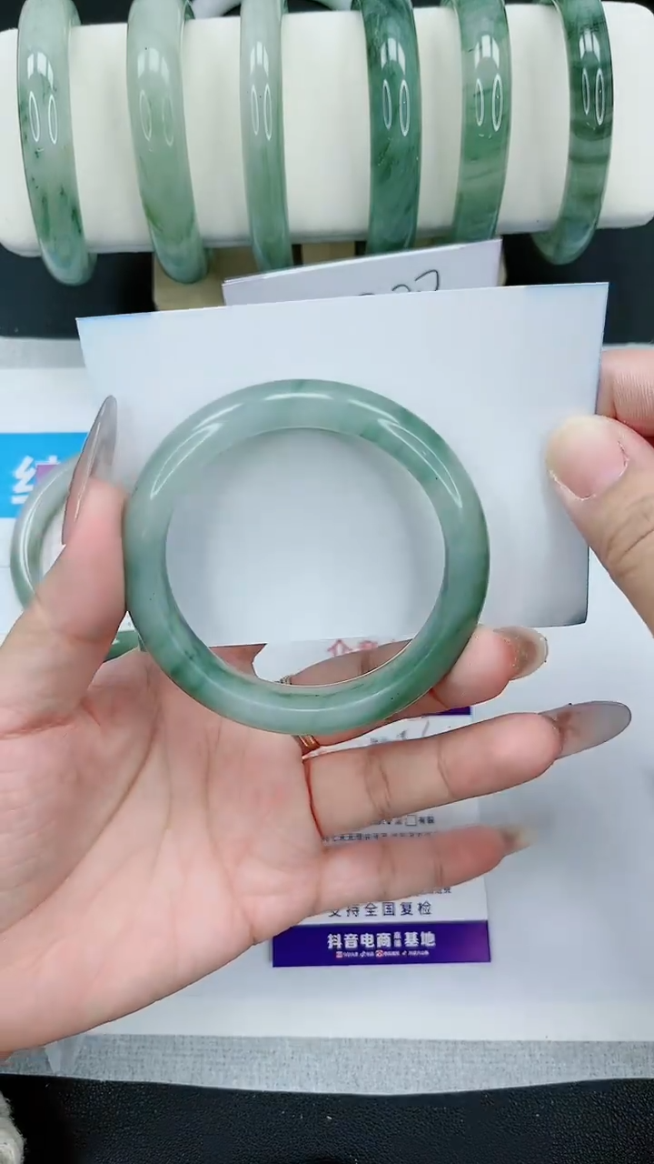 【闪购商品】石英质玉手镯未镶嵌57号/54-55圈