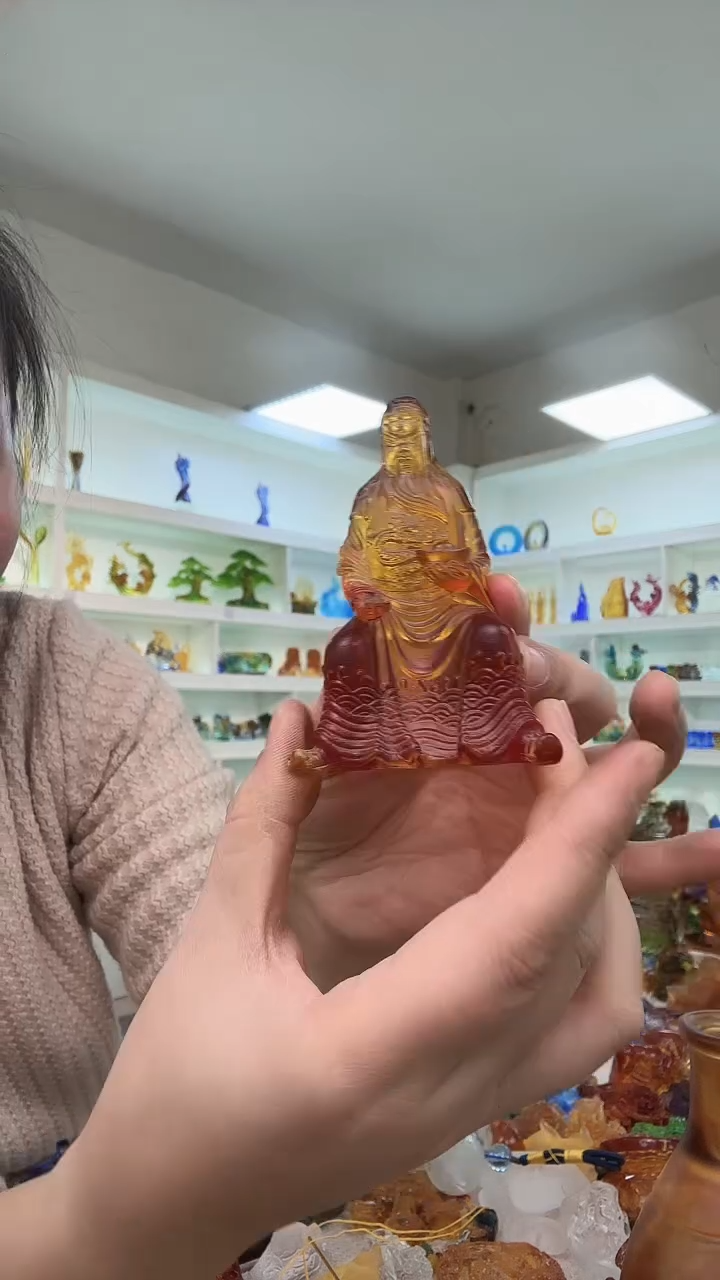 手工艺品琉璃关公