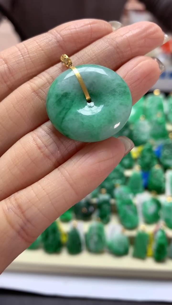 【闪购商品】翡翠吊坠(不含链)18K金镶嵌挂件