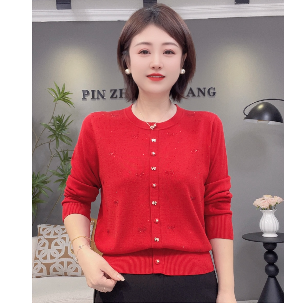 2025秋季新款圆领高档烫钻天丝长袖小衫88085