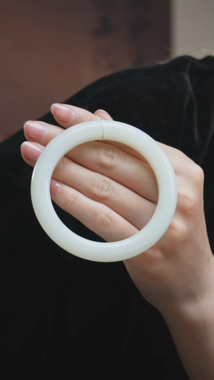 未镶嵌手镯和田玉大****2C36