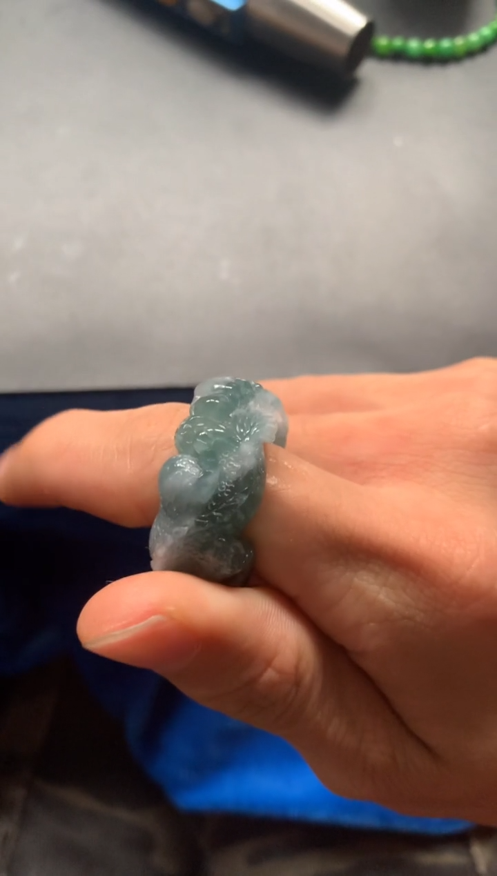 颈饰18K金镶嵌翡翠天然A货翡翠