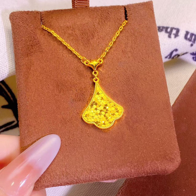 【香港正品】轻奢小众碎冰银杏花项链（1472）