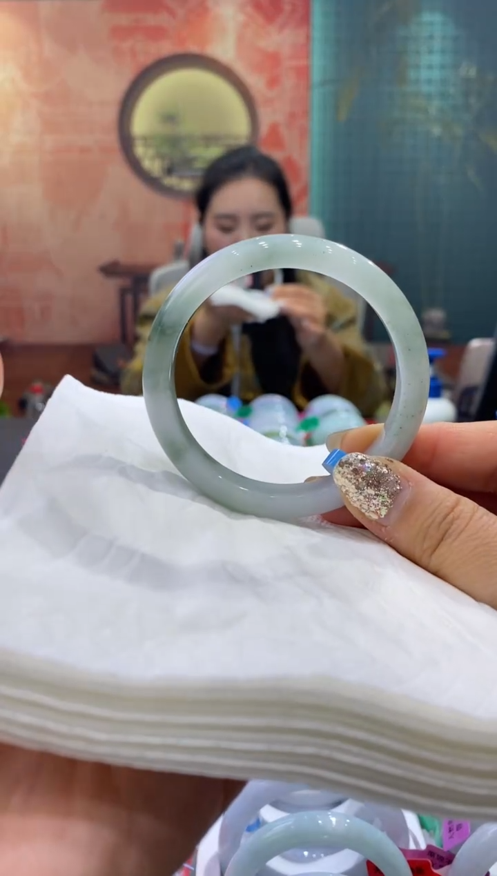 未镶嵌手镯翡翠多人00010383