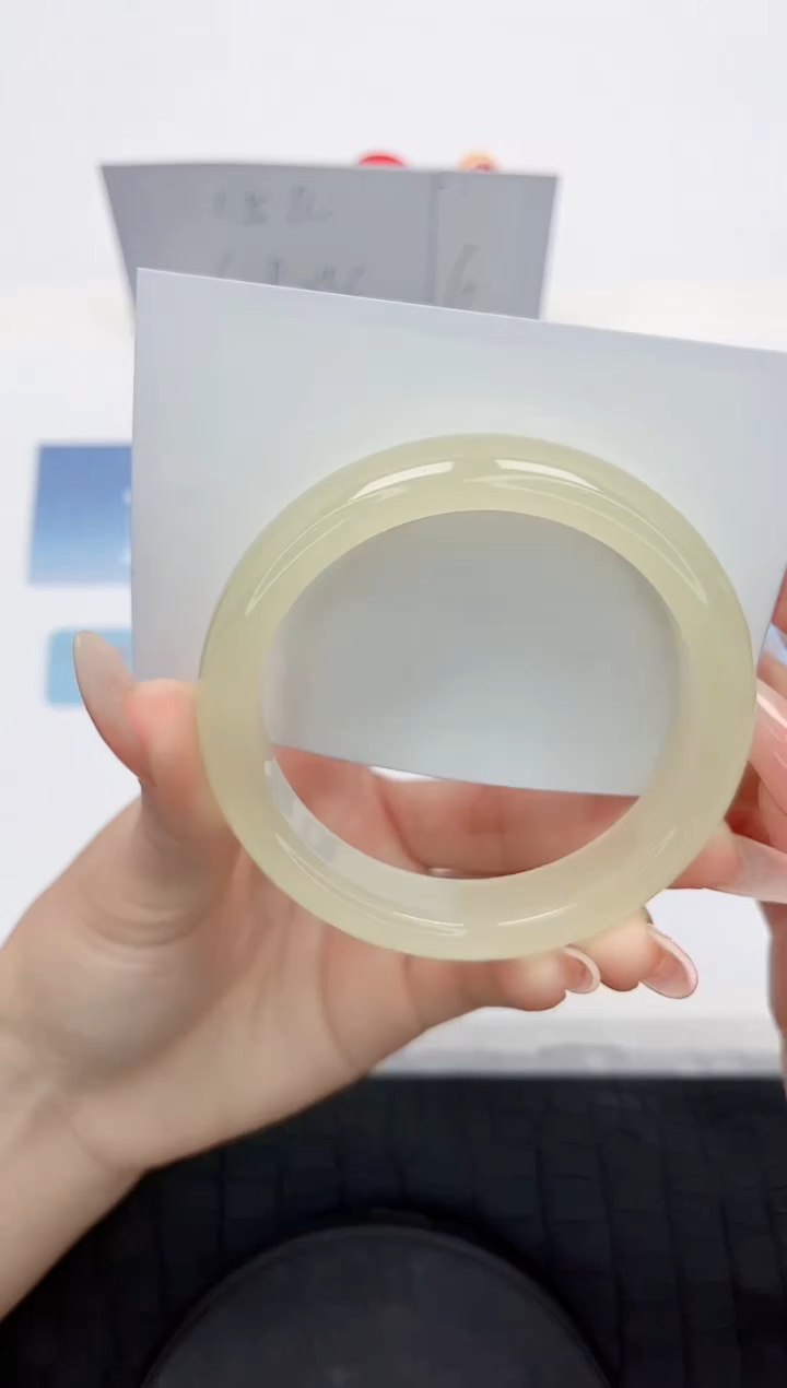 【闪购商品】石英质玉手镯未镶嵌L71-57.5