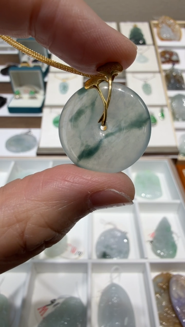 18K金镶嵌挂件翡翠A货翡翠多样性孤品