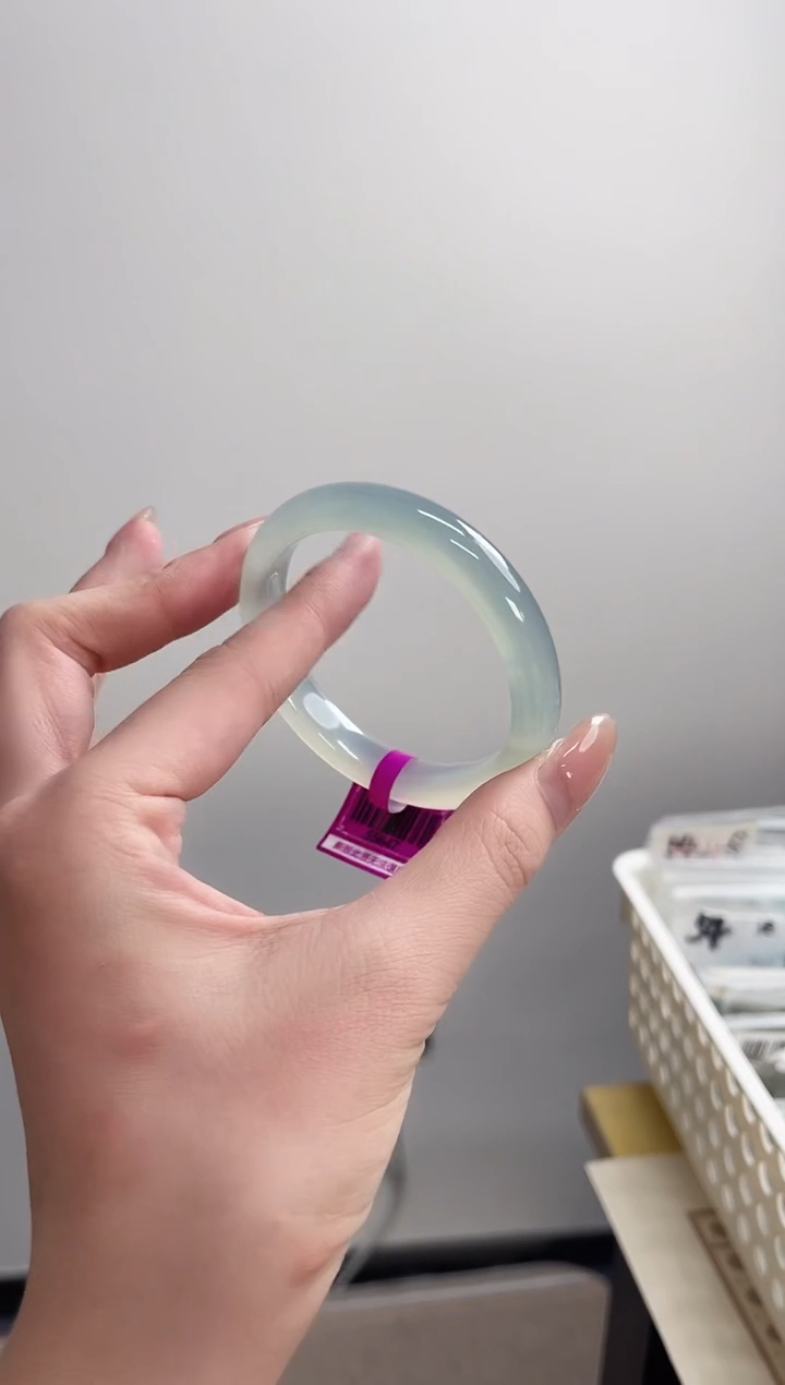 玛瑙/玉髓手镯未镶嵌53-54圈 需要包容