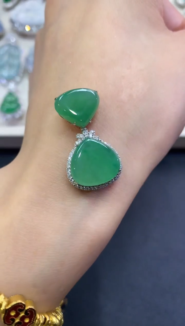 【闪购商品】翡翠吊坠(不含链)18K金镶嵌a110