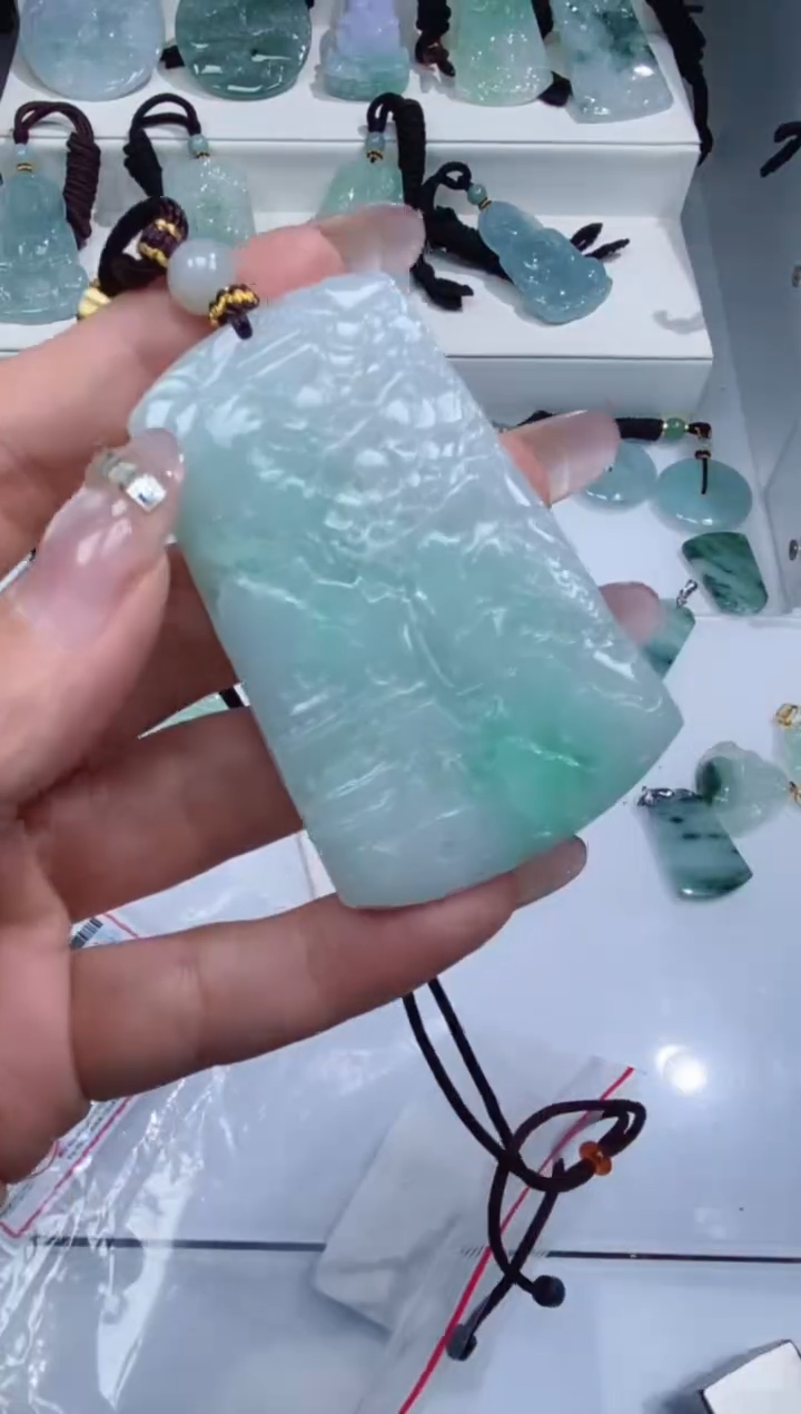 颈饰未镶嵌翡翠吊坠