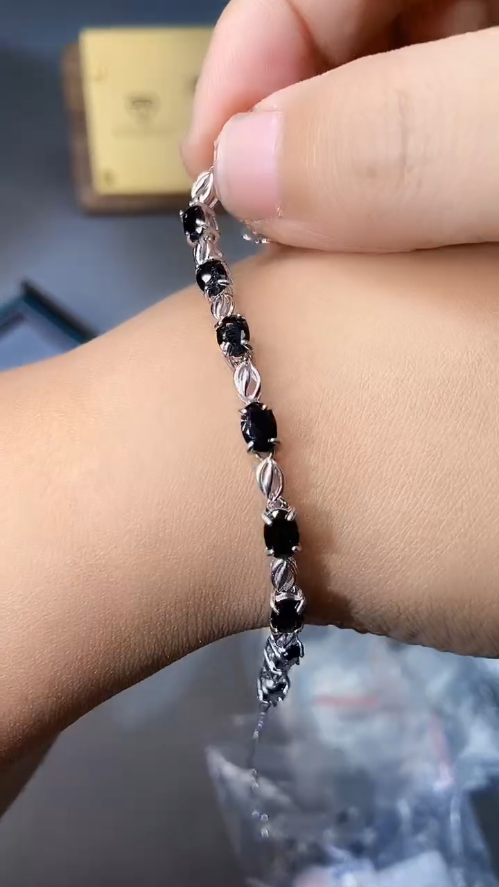 【闪购商品】蓝宝石手链银S925镶嵌354