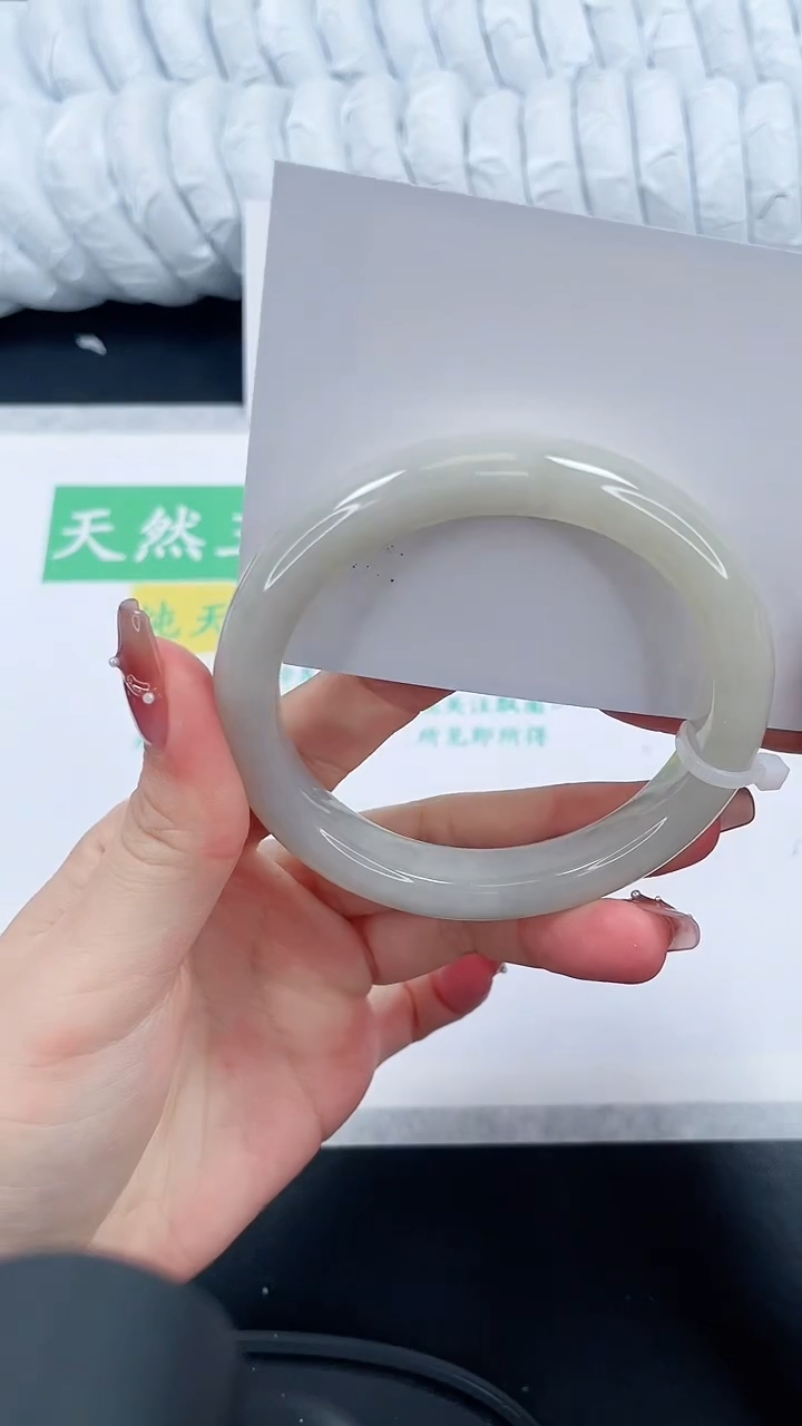【闪购商品】和田玉手镯未镶嵌132-60.6