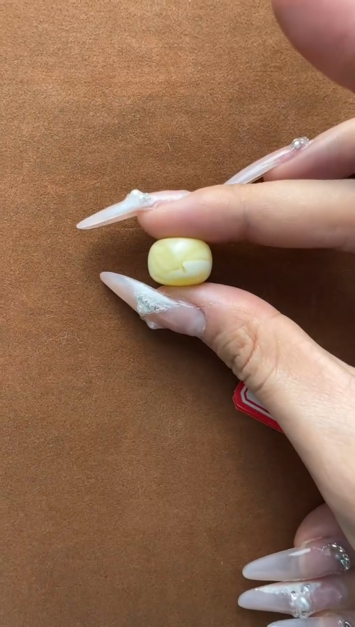 【闪购商品】蜜蜡裸石未镶嵌俄料微瑕16*10.9mm2.001克