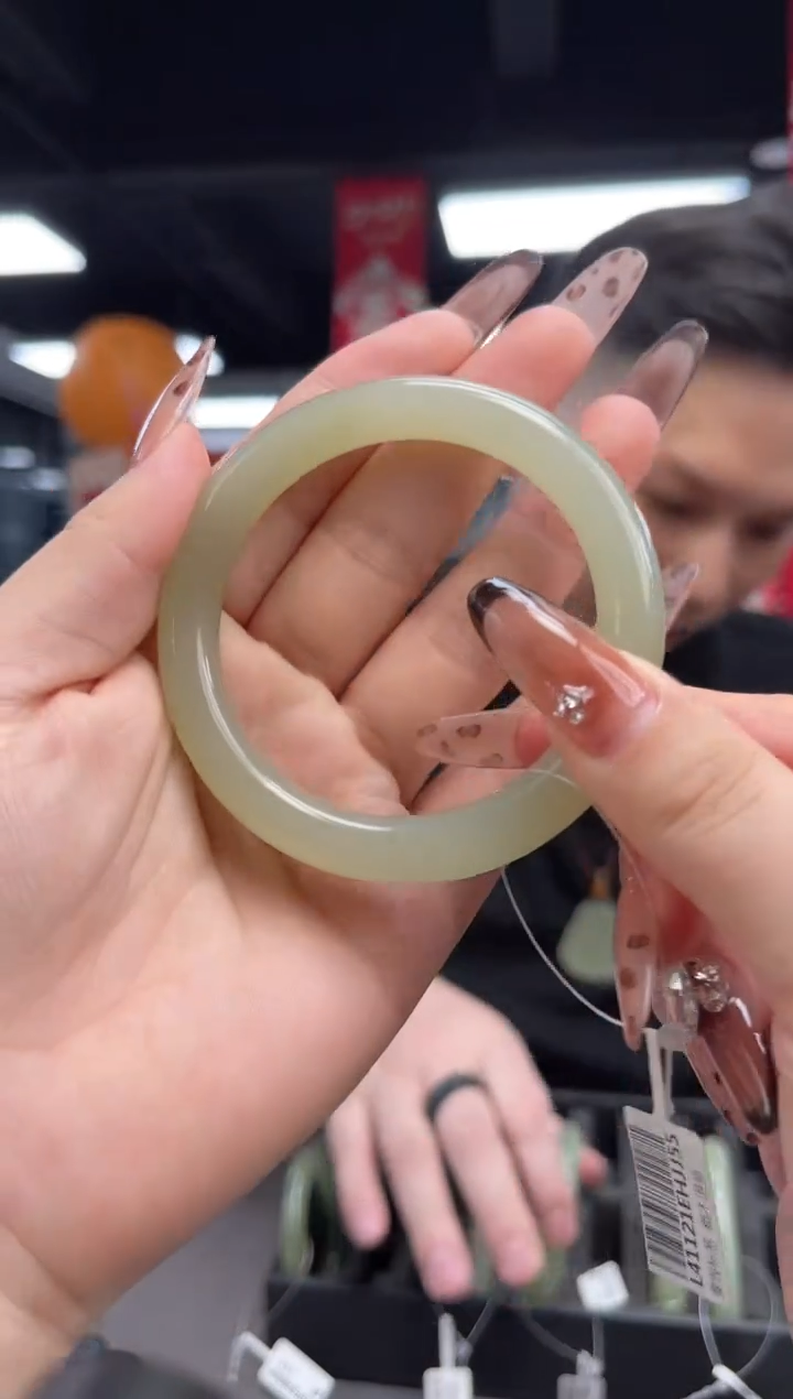 【闪购商品】和田玉手镯未镶嵌一个 圈口约mm：54-56