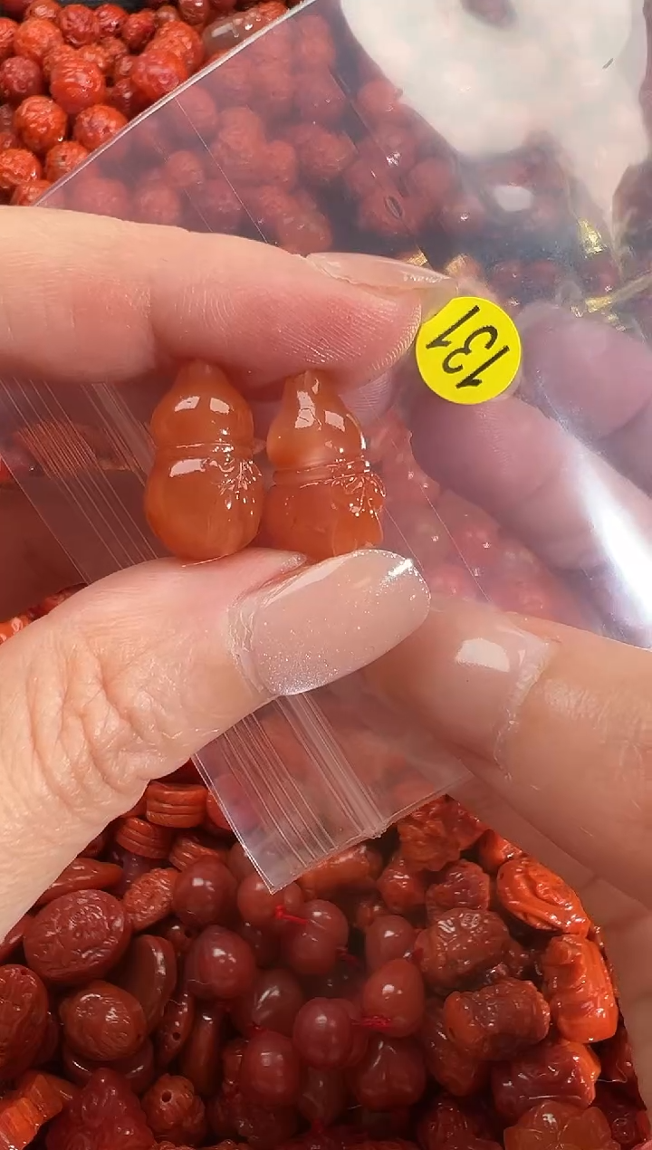 颈饰未镶嵌南红玛瑙1