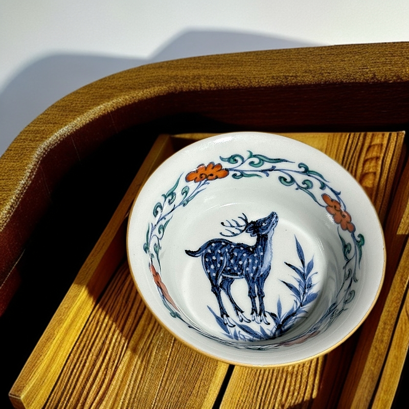 景德镇含真藏古红绿彩青花釉里红梅花鹿金鳞盏